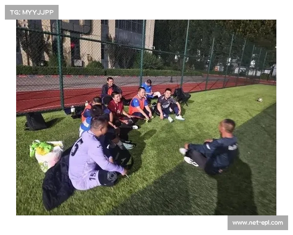 赛场安全加强与极端球迷行为引发广泛关注 赛场安全加强与极端球迷行为引发广泛关注